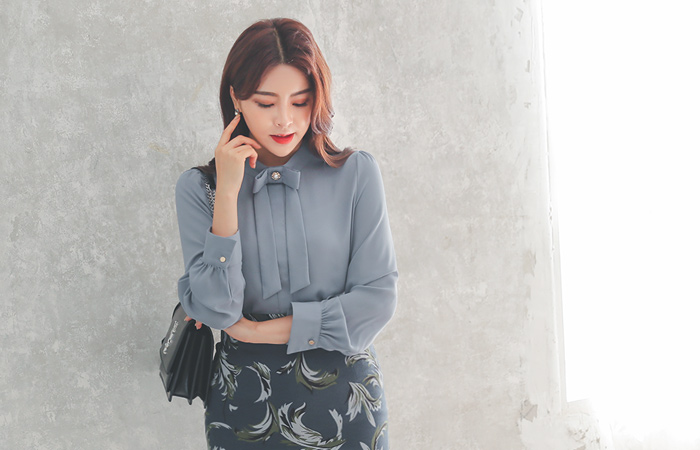 Pearl Ribbon High-Neck Blouse