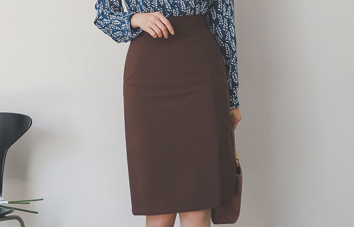 High-Waist Cutting-line Slit Skirt