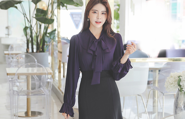 Ruffle Edge Pleats Sleeves Blouse