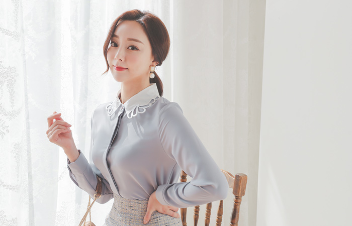 Punching Wave Collar Color Combination Blouse