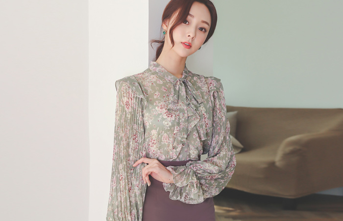 Frill Pleats Ribbon-Tie Chiffon Blouse