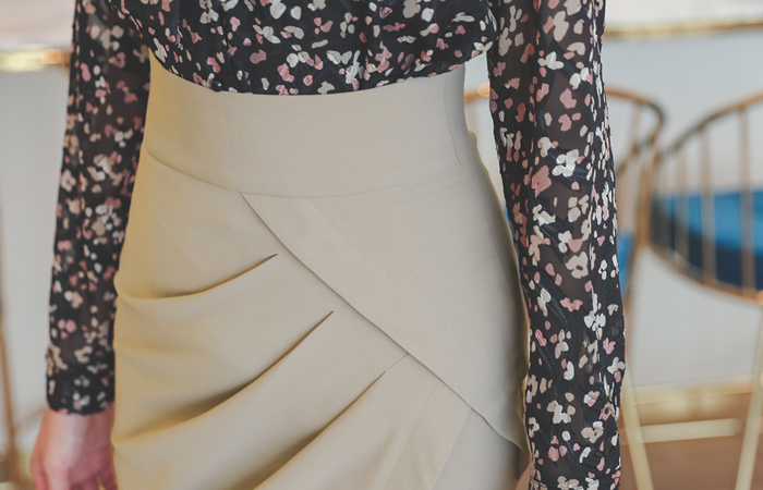 Glam Shirring Round Slit Skirt