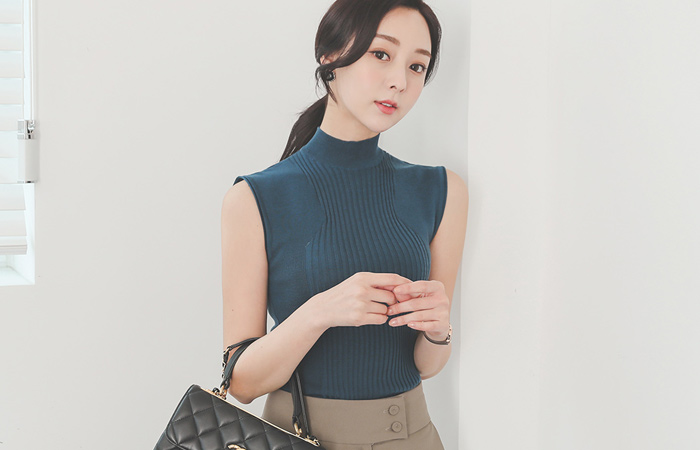 Half-Highneck Glam Sleeveless Slim Knit