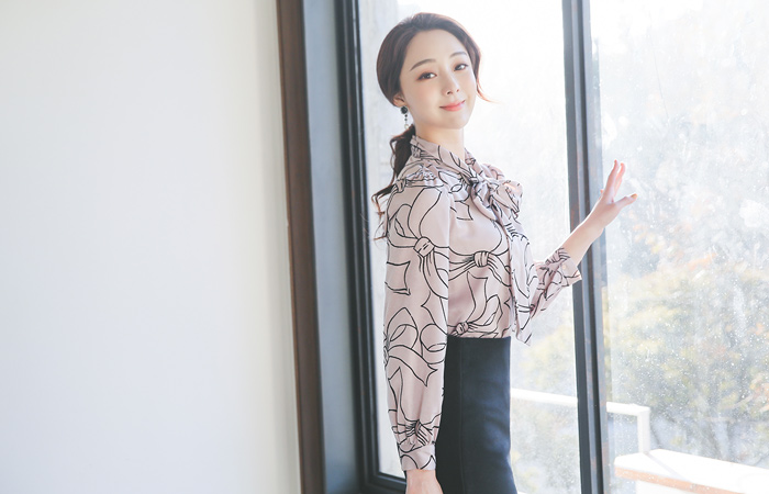 Pen Art Drawing Ribbon Scarf Blouse