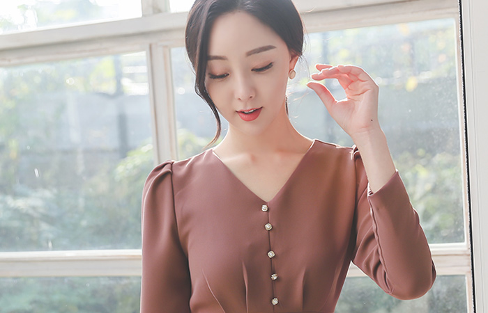 Shirring Peplum Pearl Buttons V-neck Blouse