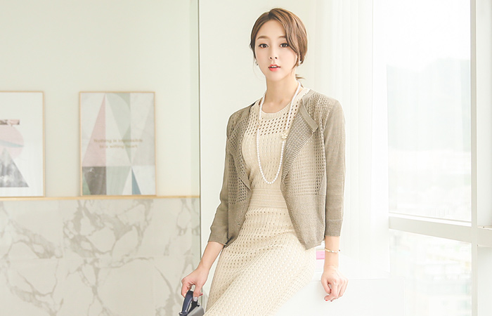 Punching loose cardigan shawl