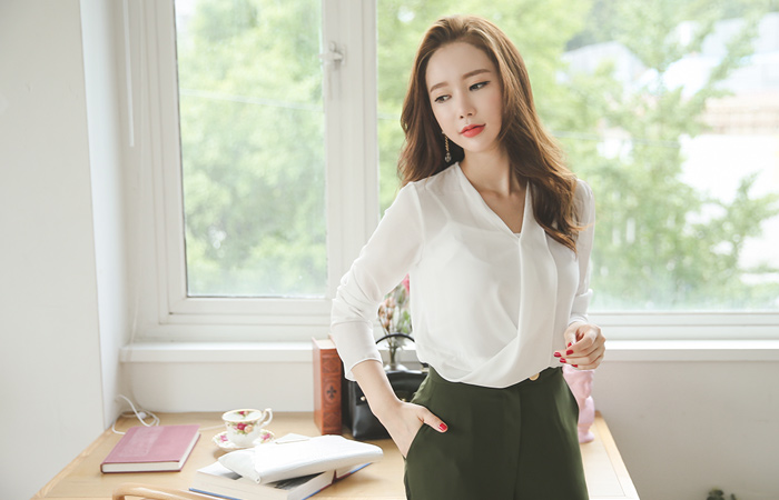 Unique pinch suffi wrap blouse