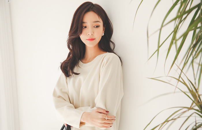 Inverted Boat Neck Pleats Knit