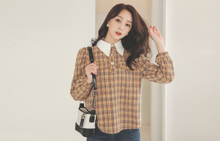 Jewelry Button Color Combination Tweed Blouse