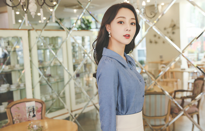 Suede Fabric Open Collar Blouse