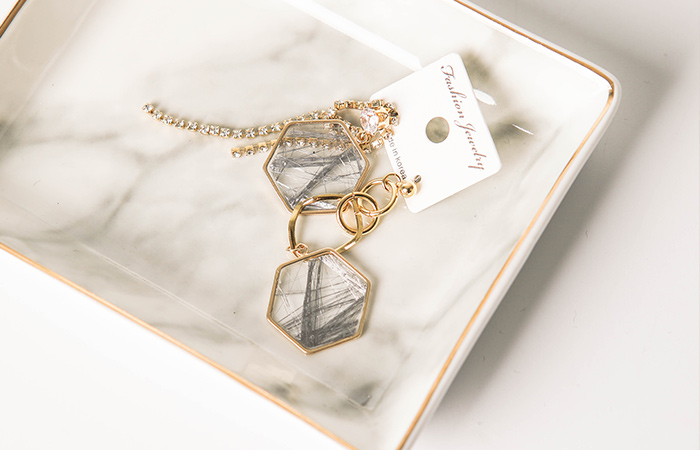 Transparent Mable Point Cubic Drop Earring