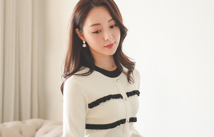 Frill Line Pearl Buttons Color Combination Round Knit