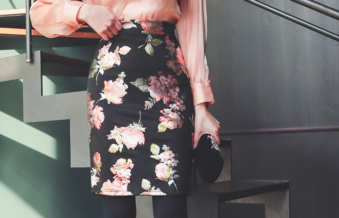 Glitter Flower Suede Span Skirt