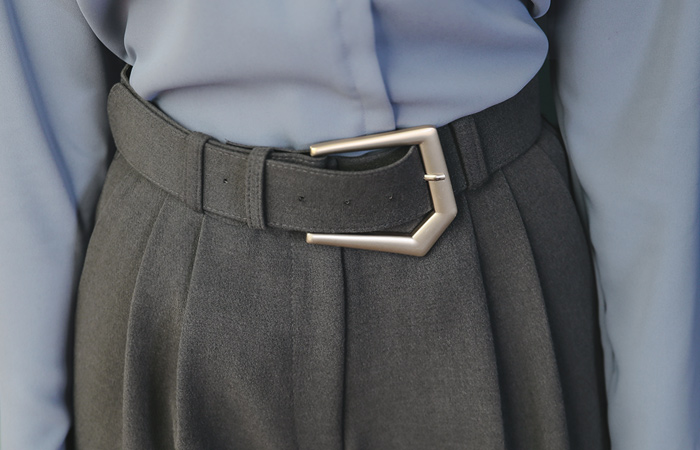 Gold 펜타곤 Belt Pintuck Wide Slacks