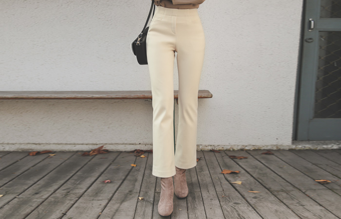 Suede Fabric Semi- Boot-Cut Banding Slacks(napping lining)