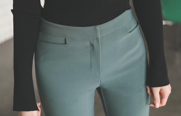 lucy Seam Pocket Span Boot-Cut Slacks