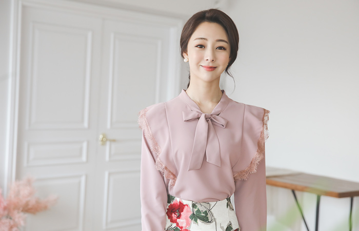 Pure Race Ribbon Tie Blouse