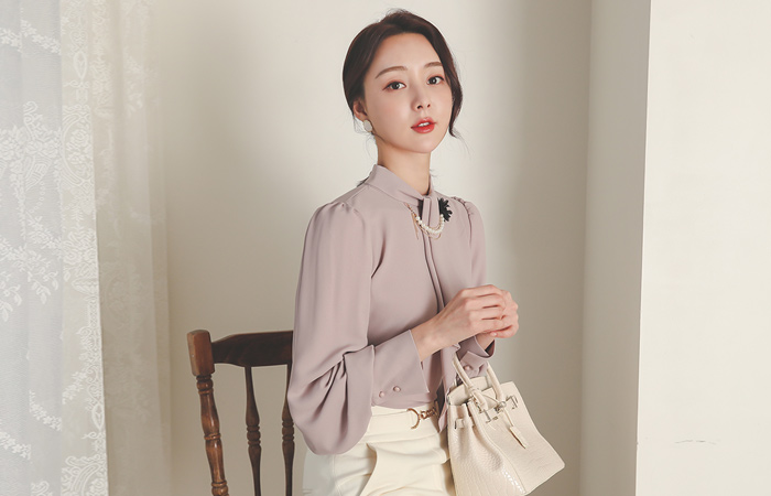 Pearl Flower Decoration Scarf Blouse