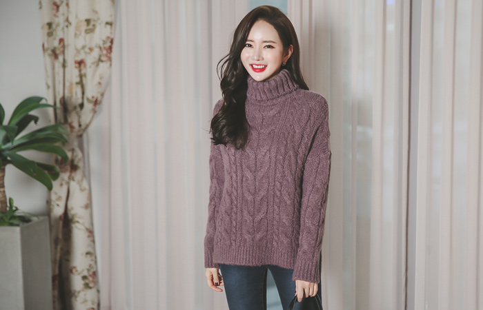 Modish Cables Turndown Knit