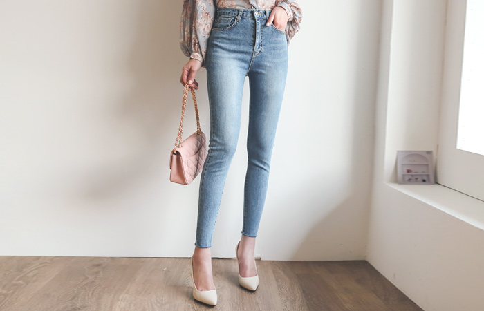 Natural Washing Easy Cutting Skinny Jeans