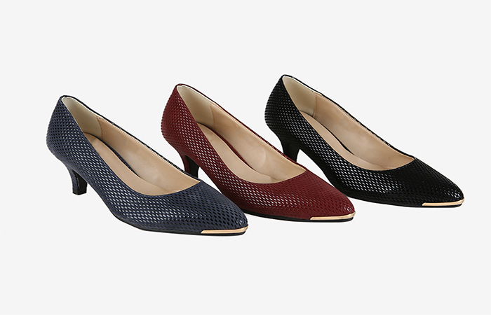 [Models wear38st]Gold Tip Point Dot Patterns Suede Pumps