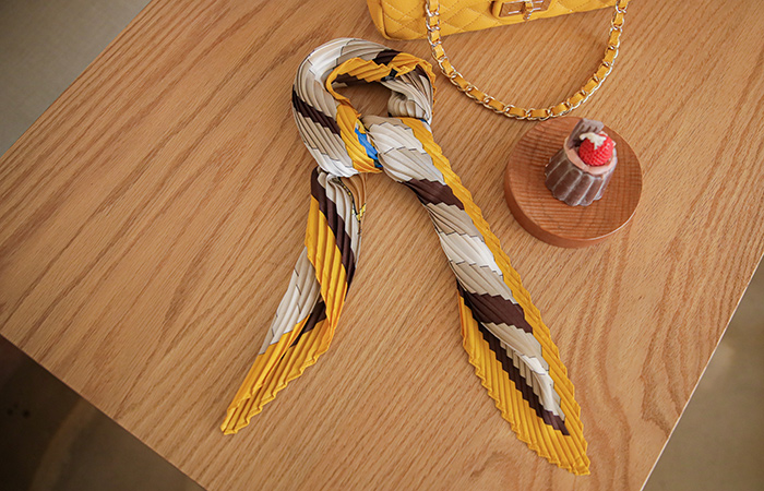  Horse Vivid Pleats Scarf