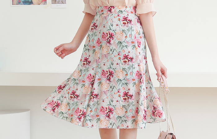 Sabrina Flower Back Banding Gored Flared Skirt