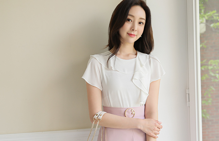 윙 Slit Sleeves Unbalance Frill Blouse