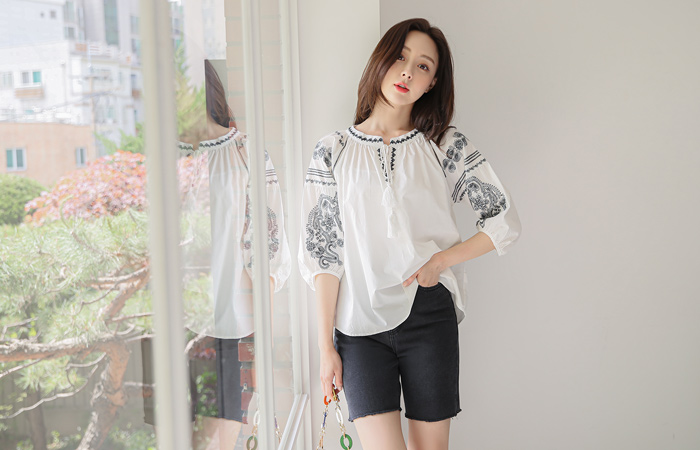 Paisley Strap Tassel Shirring Wide Blouse