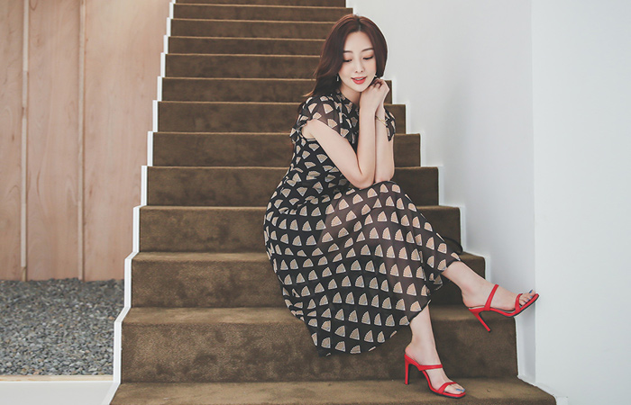 Antique Patterns Ruffle See-through Chiffon Long Dress