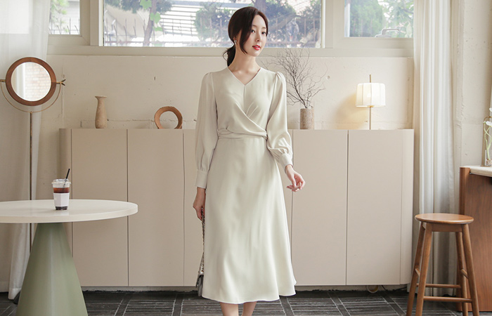 ELLE twist Shirring V-neck Flared Dress