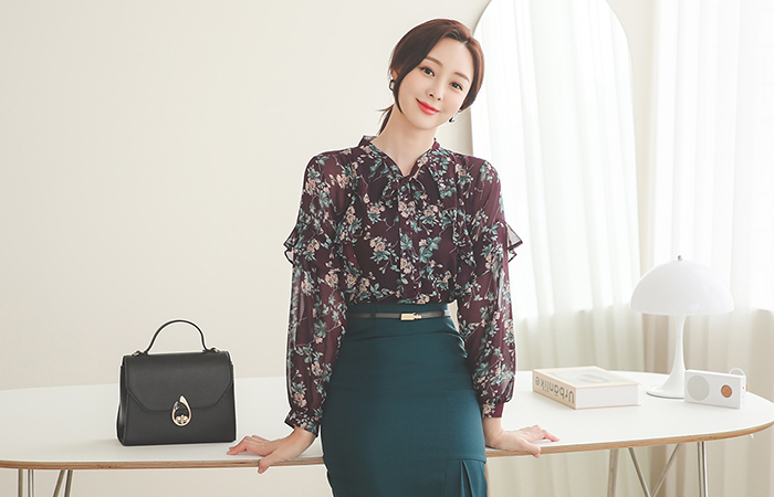 Mood Flower Ruffle Ribbon-Tie Blouse