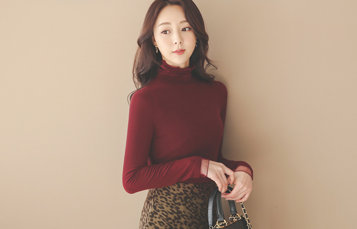 Mash Cuffs Trimming Frill Turtleneck T-shirt