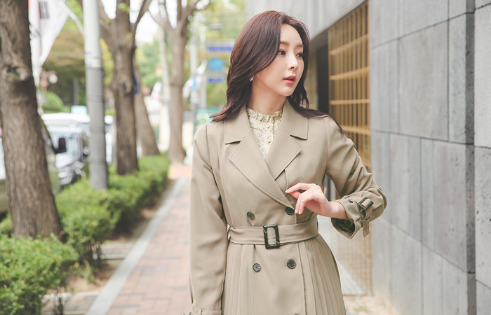 Single Gun Flap Side Pleats Trench Coat