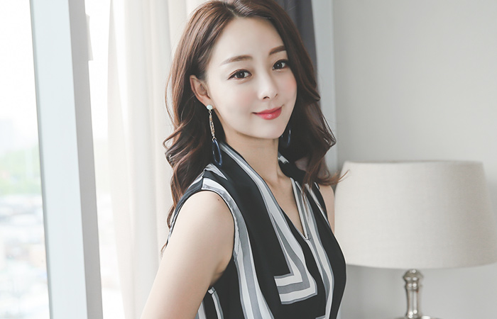 Mono Patterns Flare Dress (BeltSET)