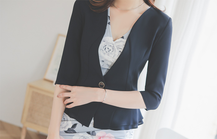 Wave Line Gold Button No-collar Peplum Span Jacket(summer)