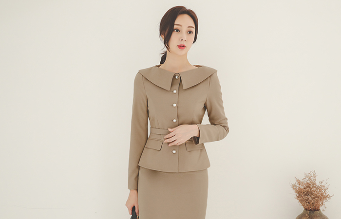 Hepburn Wide Flat Collar Pearl Buttons Belted Jacket