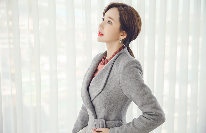 Collar Flare Wool Coat with Visor Belt