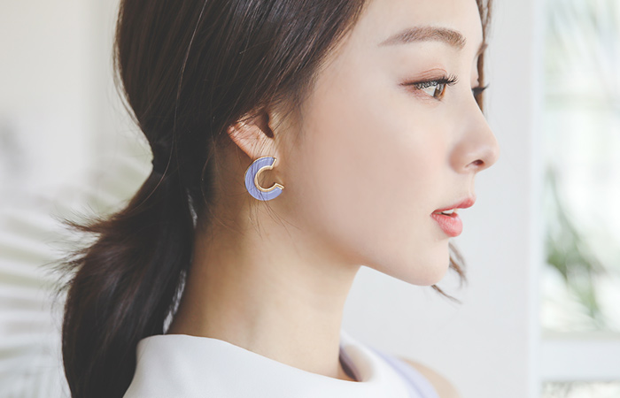 Half-Moon Gold Circle Earring