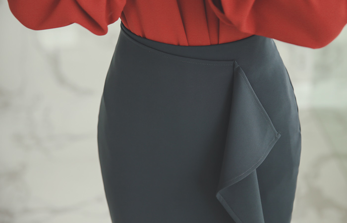 Wide Ruffle Line Midi Skirt