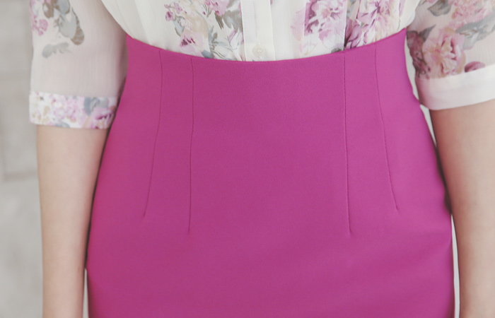 Dart High-Waist Slim Skirt