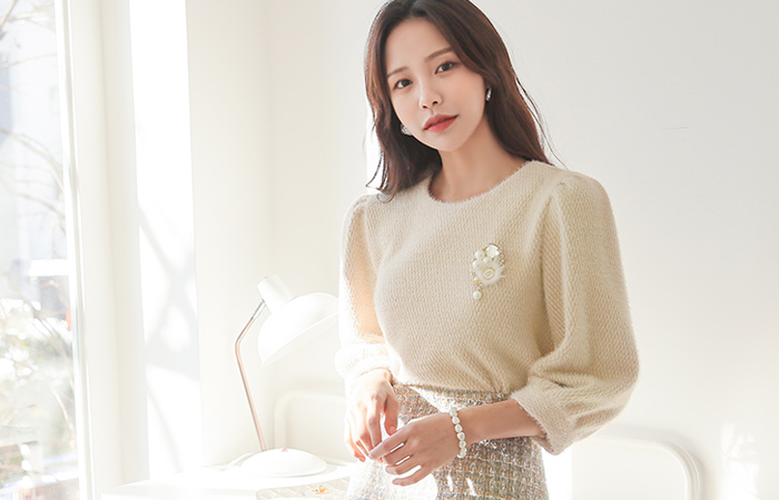 Soft Mink touch Puff Round Blouse