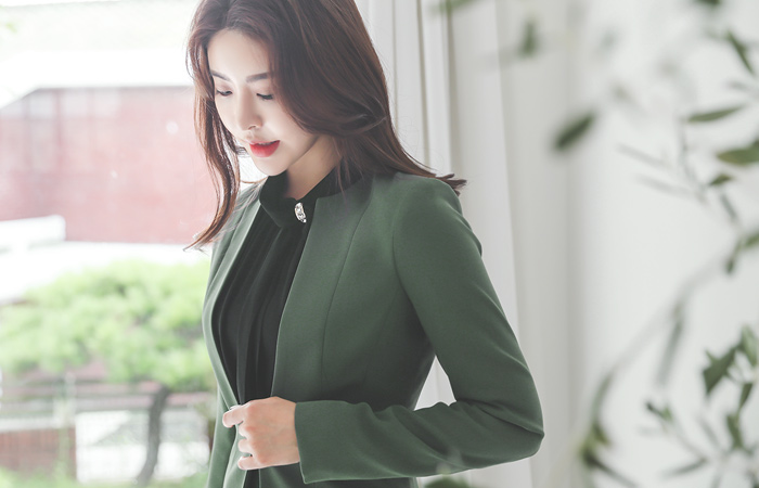 Classic Cutting-line No-collar Jacket