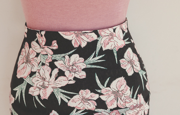 Drawing Flower Jacquard Skirt