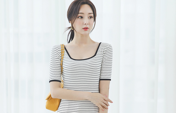 Square Neck Slim Corduroy Stripe T-shirt