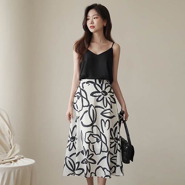 large Flower Back Banding Volume 훌 Skirt