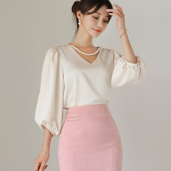 Pearl Necklace Puff Sleeves Skily Blouse
