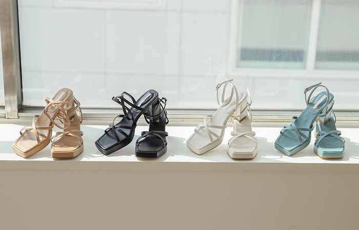 [Models wear43st]Triple Line Strap Sandal Heel