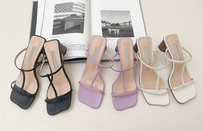 [Models wear43st]Wave TStrap Wood Heel Sandals