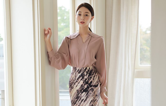 Rounding Flat Collar Skily Blouse